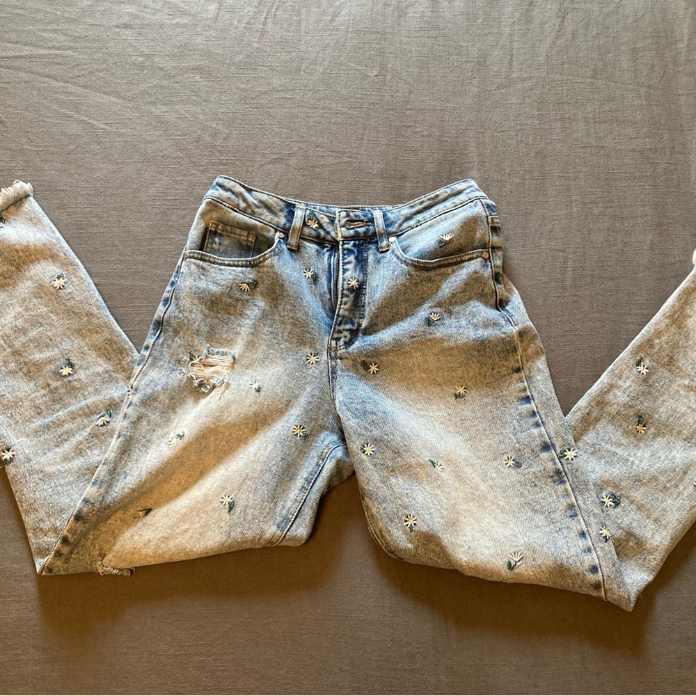 floral embroidered high wasted jeans